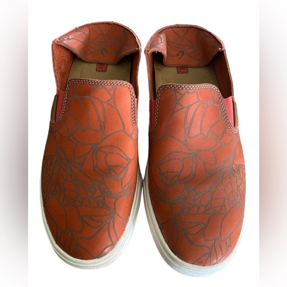 Olu Kai Slip On Sneakers - Picture 4 of 7